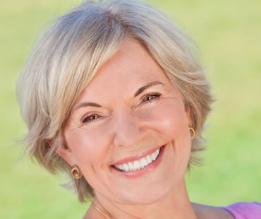 Understanding the Benefits and Risks of Dental Implants
